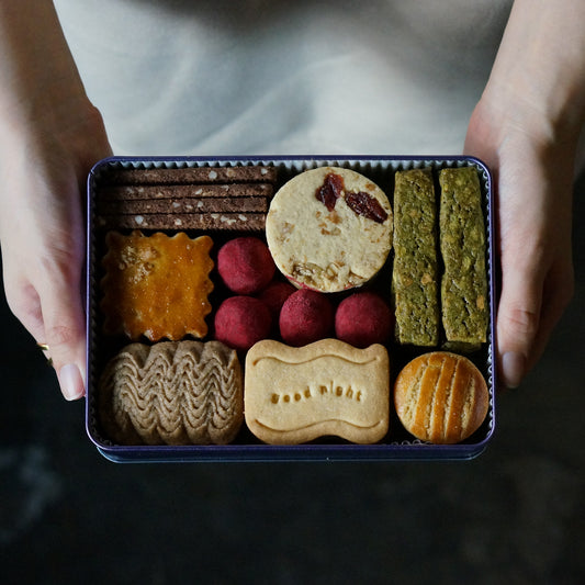 【夜に食べるクッキー缶】L'heure bleue