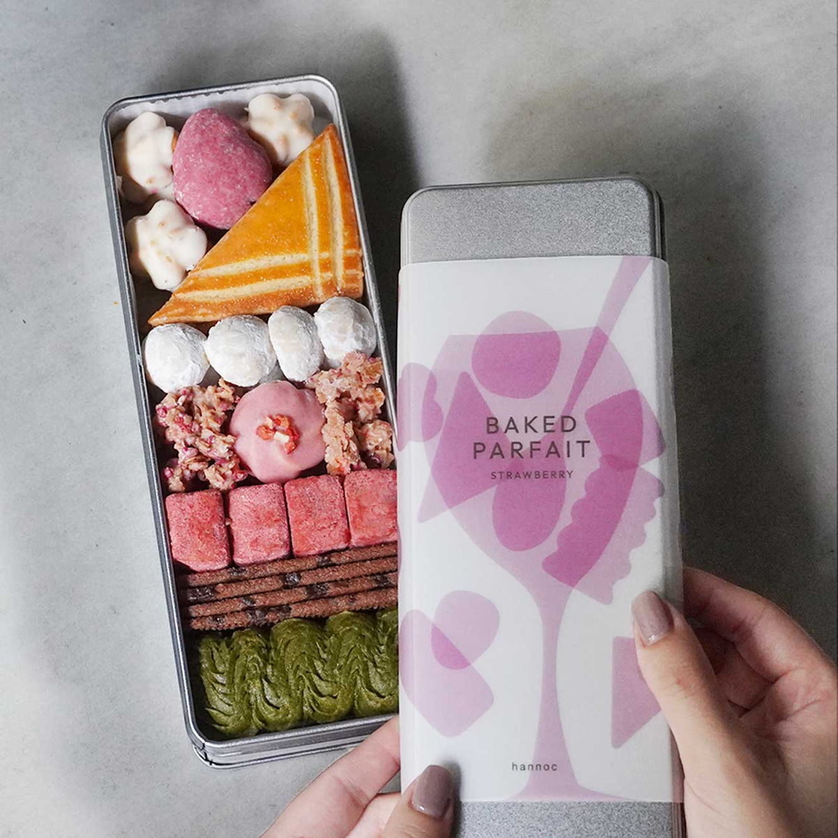 【9/18(金)18:00発売】"パフェのクッキー缶" Baked Parfait - Strawberry -